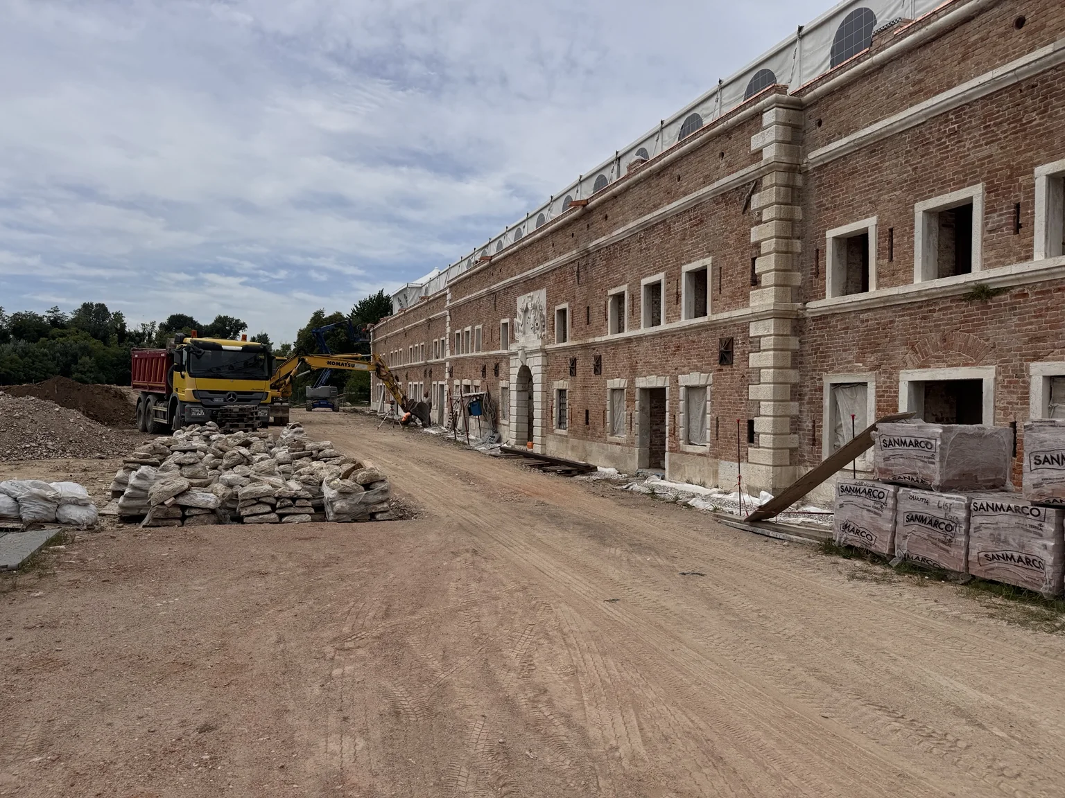 Casermetta Napoleonica Ovest di Forte Marghera durante il cantiere di recupero.